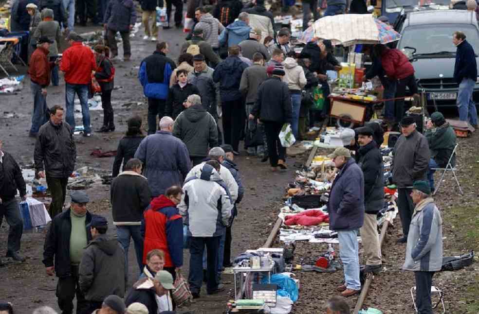 German Economic Stagnation: Global Export Leader Faces Triple Threat Crisis 1 German market shrink
