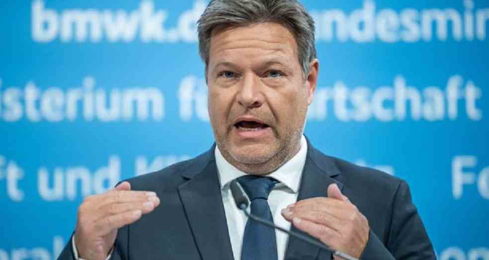German Economic Stagnation: Global Export Leader Faces Triple Threat Crisis 2 Robert Habeck