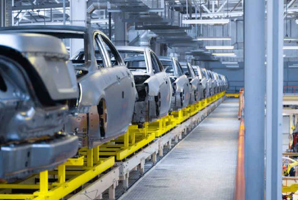 Trump Warns 25% Tariff on Canada, Mexico Imports Over Border Concerns 2 Auto Industry