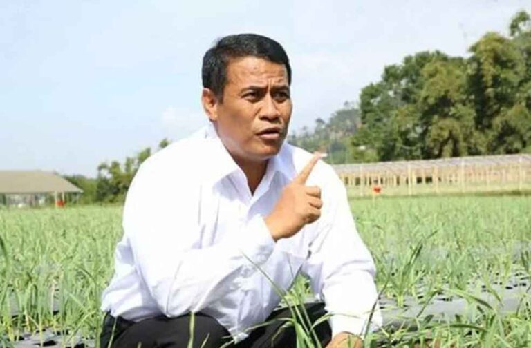Minister of Agriculture Andi Amran Sulaiman