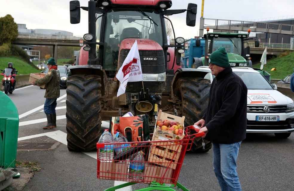 French Farmers Protest EU-Mercosur Trade Agreement 2 French Farmers Protest EU-Mercosur Trade Agreement