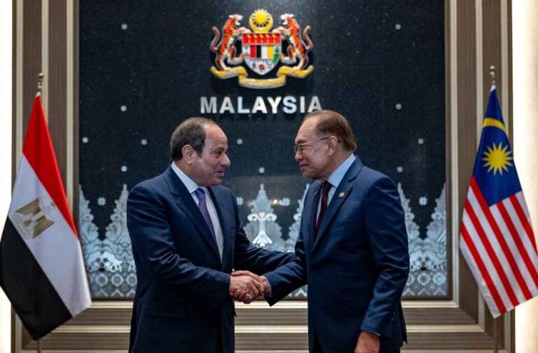 Malaysia and Egypt to Boost Trade and Investment Cooperation Malaysian PM Anwar Ibrahim and Egyptian President Abdel Fattah Al Sisi